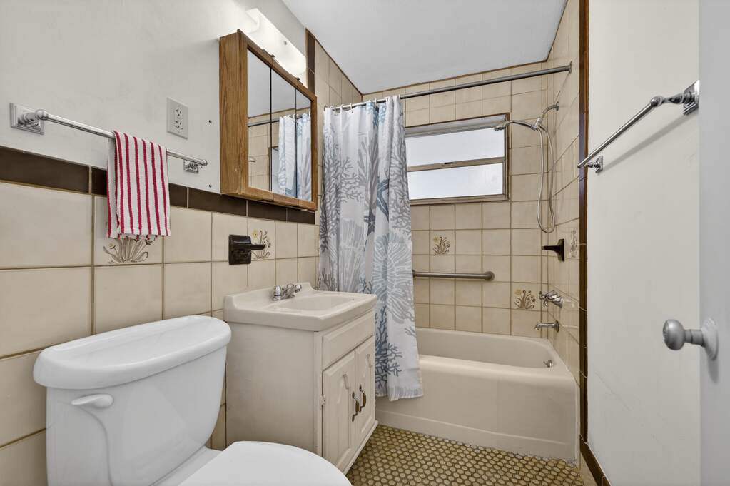 3 Bedroom Single Family Home/House's Image 18