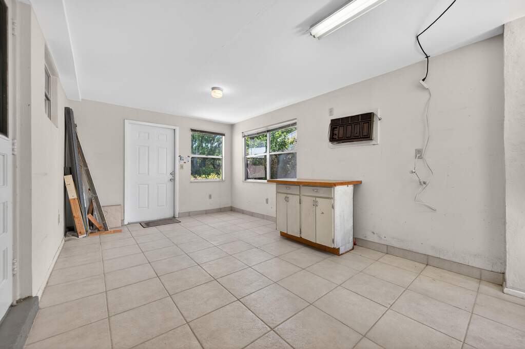 3 Bedroom Single Family Home/House's Image 24