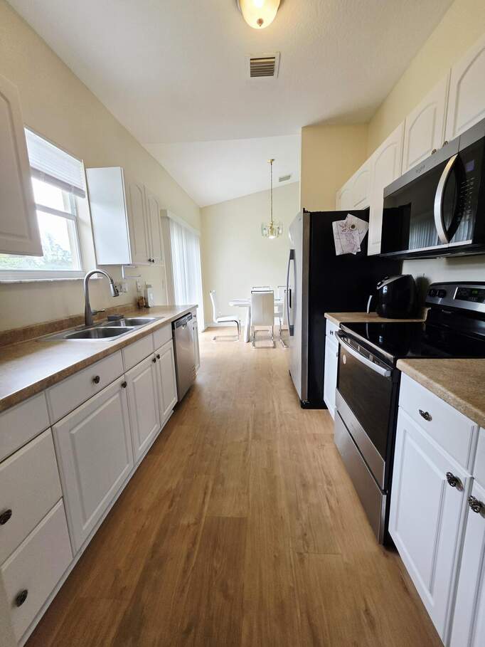 3 Bedroom Single Family Home/House's Image 5