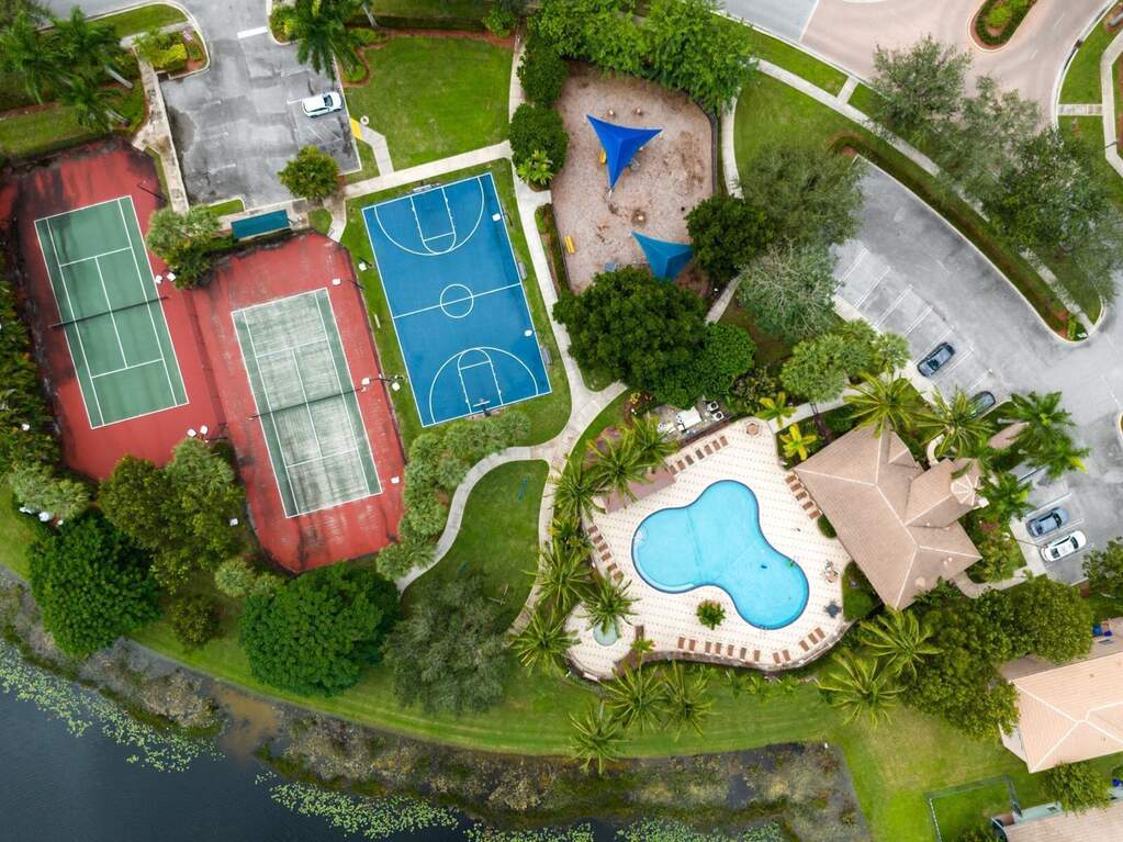 5 Bedroom Single Family Home/House's Image 21
