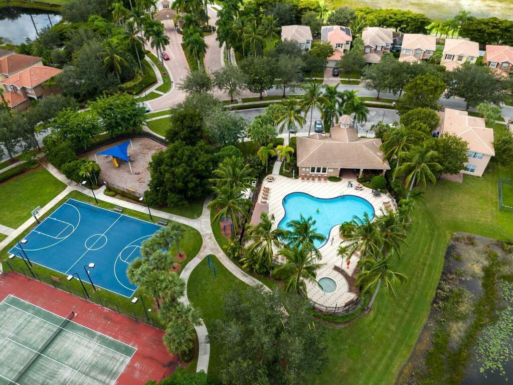 5 Bedroom Single Family Home/House's Image 22