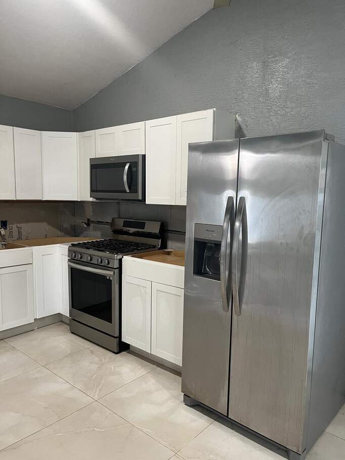 3 Bedroom Single Family Home/House's Image 4