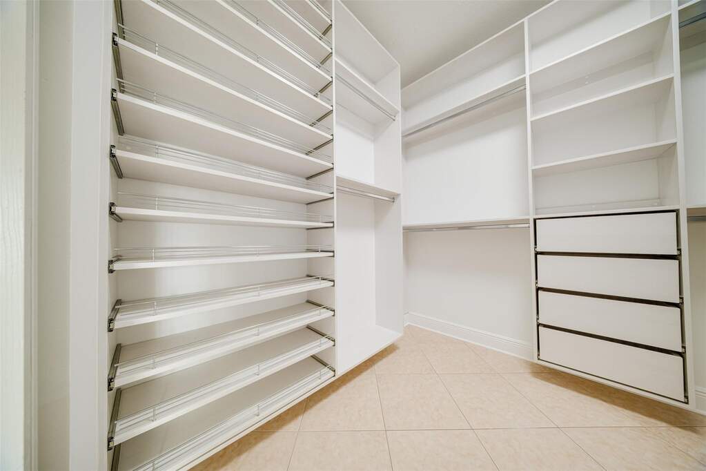 4 Bedroom Single Family Home/House's Image 17