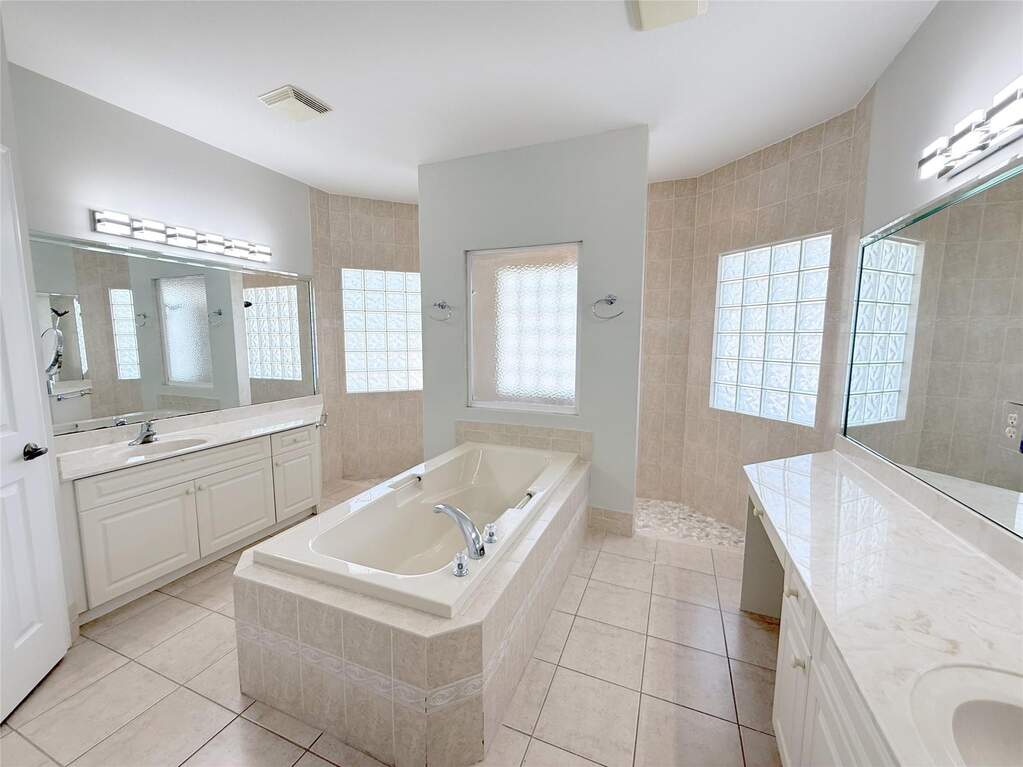 4 Bedroom Single Family Home/House's Image 19