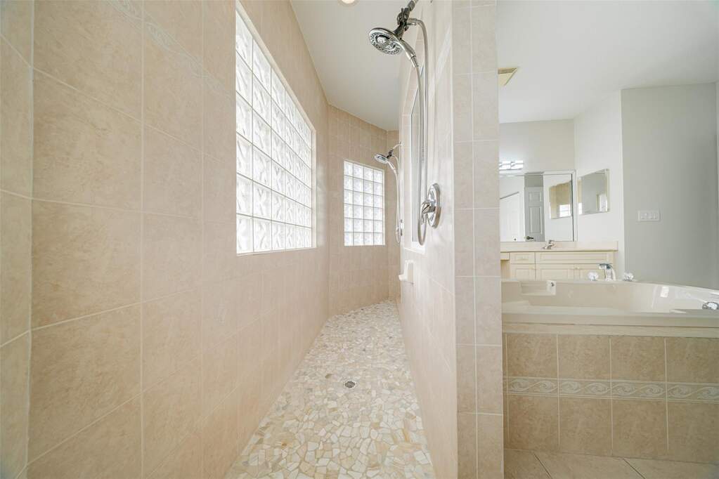 4 Bedroom Single Family Home/House's Image 22
