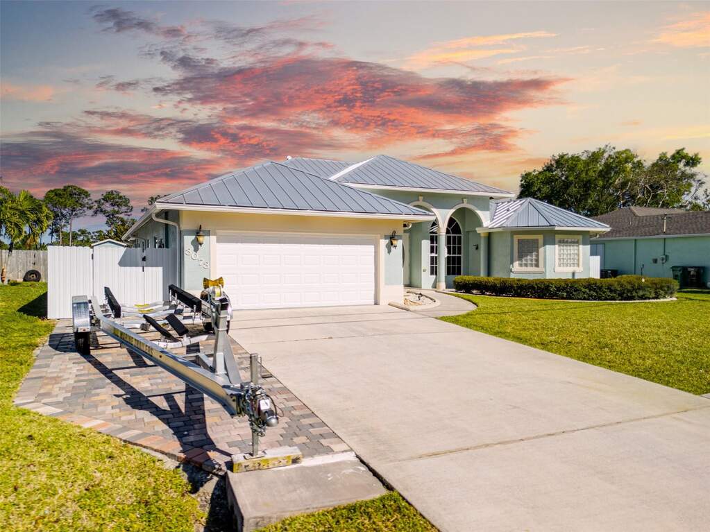 4 Bedroom Single Family Home/House's Image 3
