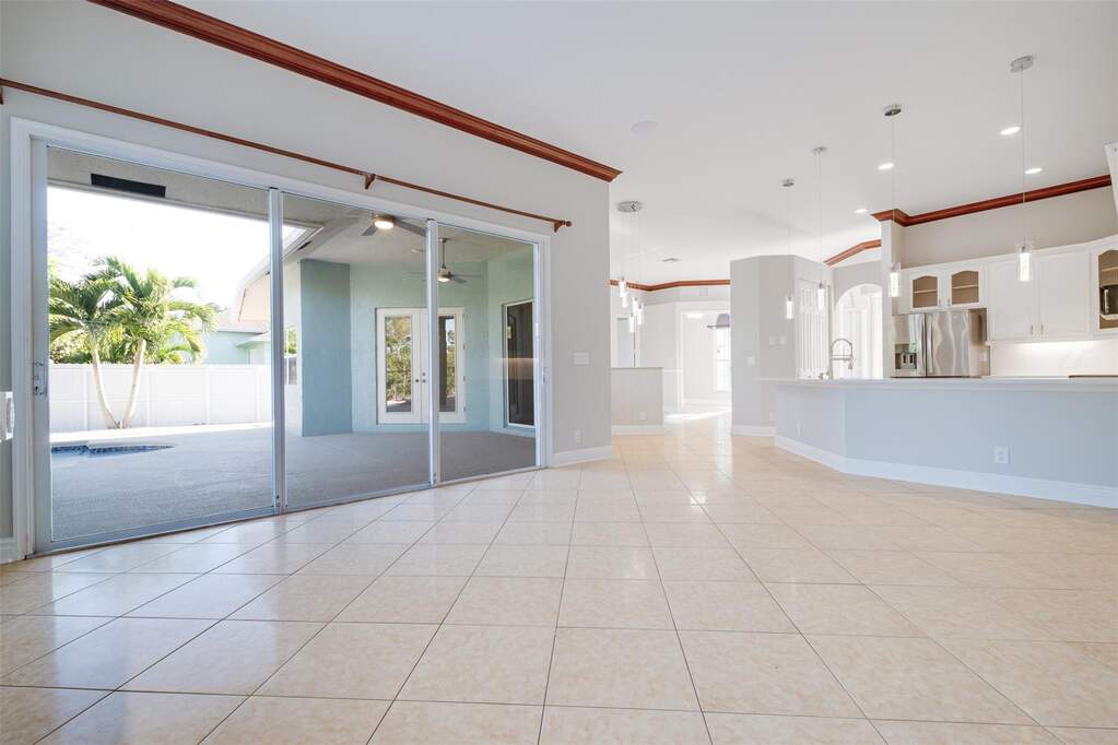 4 Bedroom Single Family Home/House's Image 36