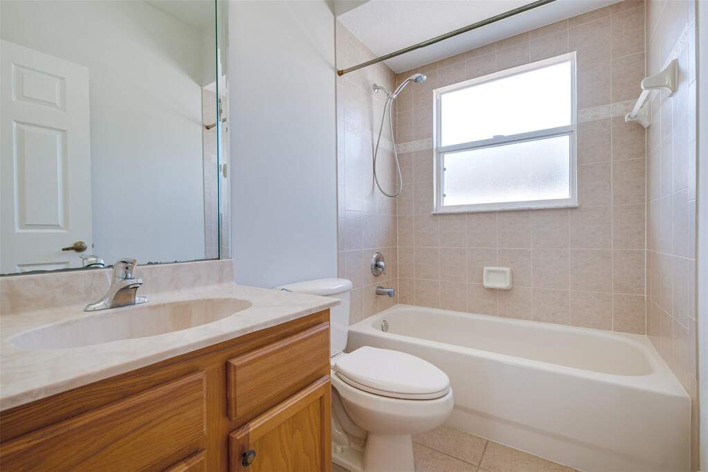 4 Bedroom Single Family Home/House's Image 39