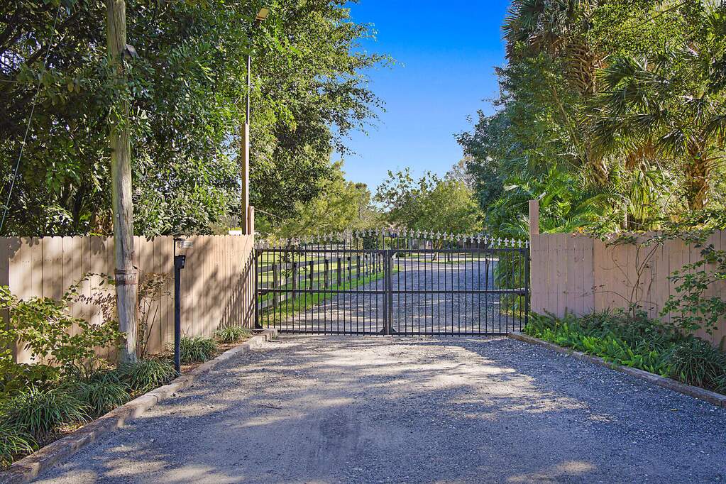 2454/2376 E Rd