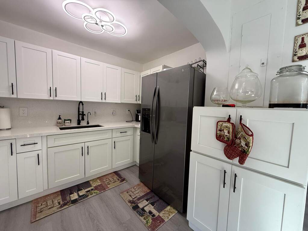 3 Bedroom Single Family Home/House's Image 7