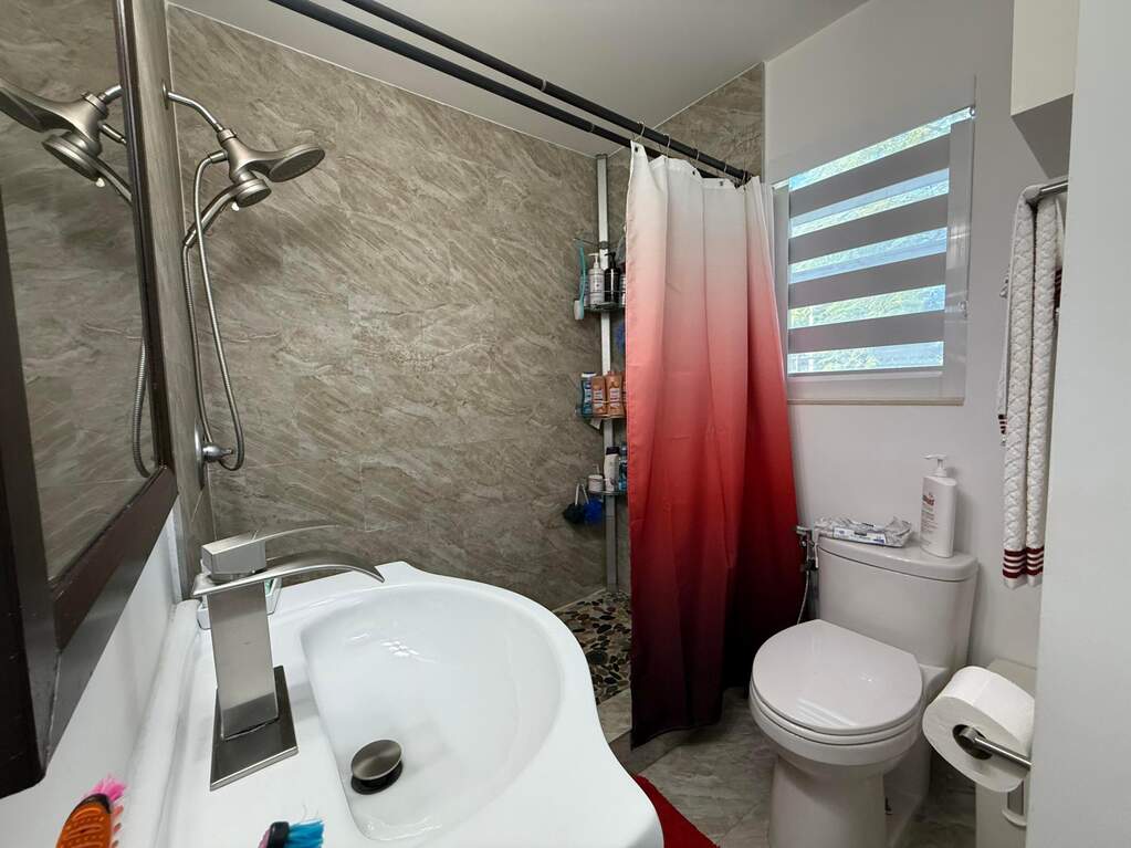 3 Bedroom Single Family Home/House's Image 11