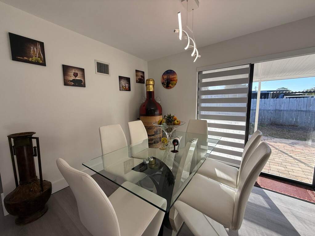 3 Bedroom Single Family Home/House's Image 3