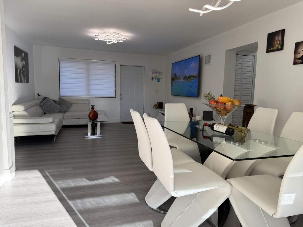 3 Bedroom Single Family Home/House's Image 4