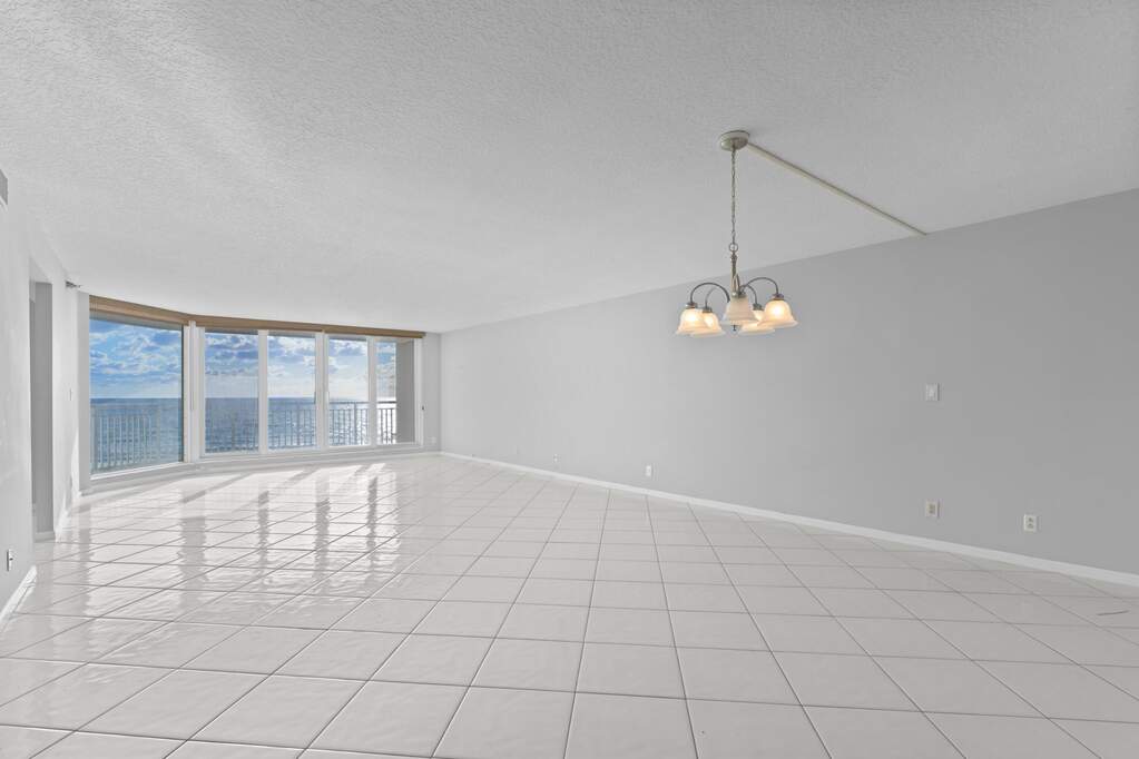 3 Bedroom Apartment/Flat's Image 3