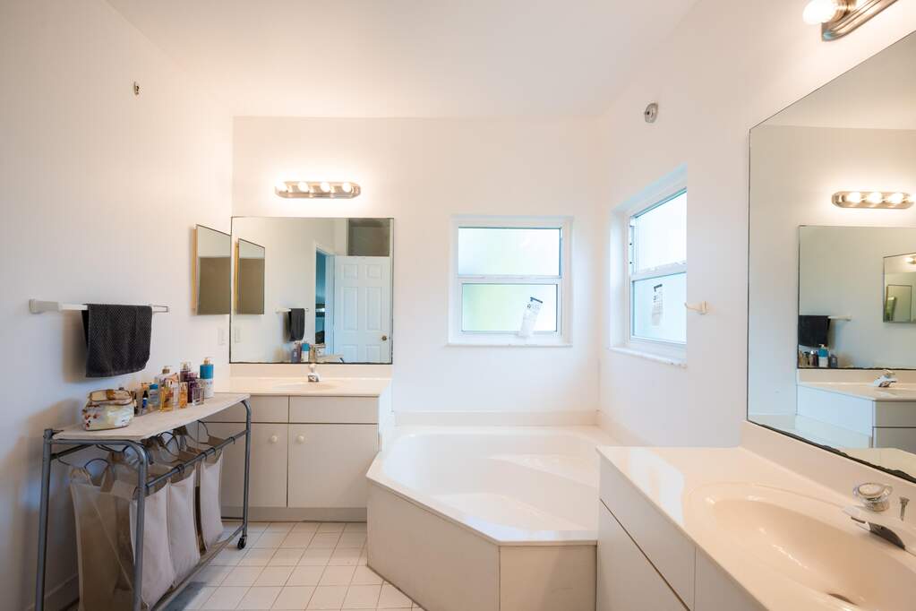 4 Bedroom Single Family Home/House's Image 26