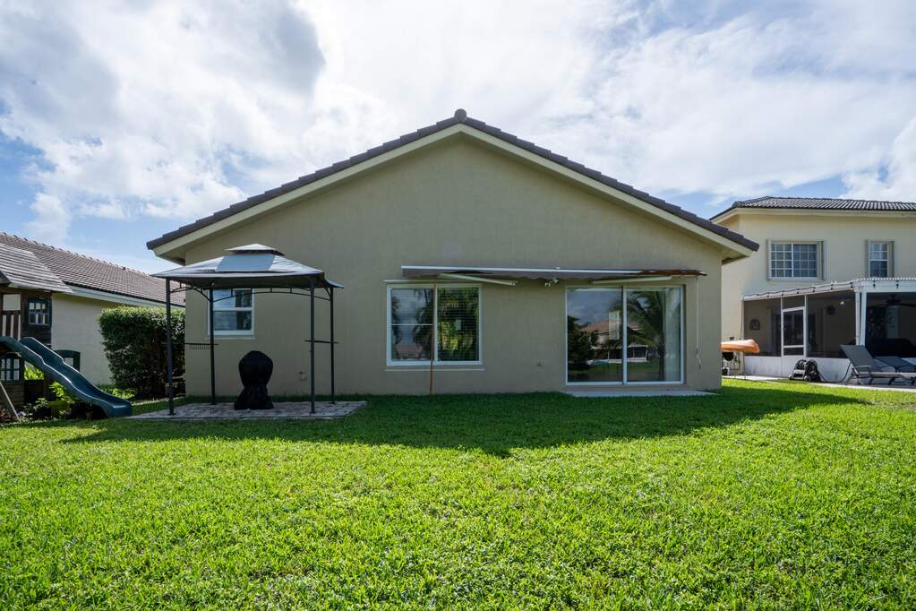 4 Bedroom Single Family Home/House's Image 32