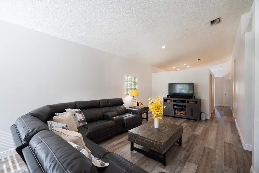 4 Bedroom Single Family Home/House's Image 6