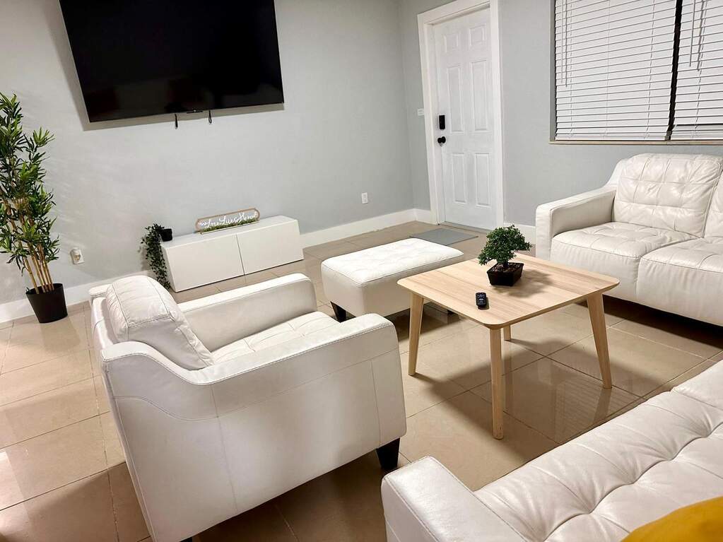 4 Bedroom Single Family Home/House's Image 11