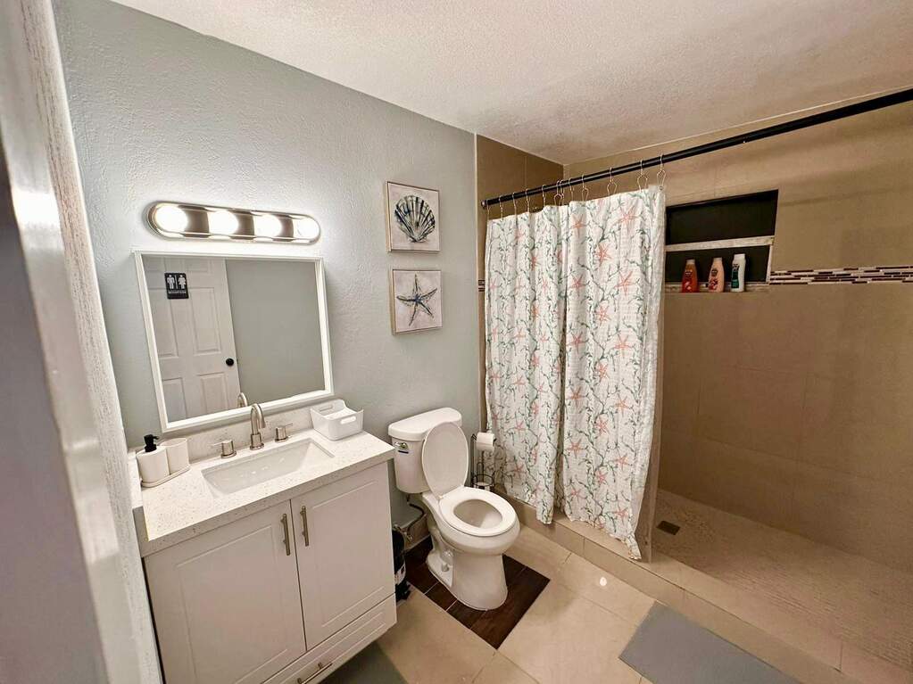 4 Bedroom Single Family Home/House's Image 43
