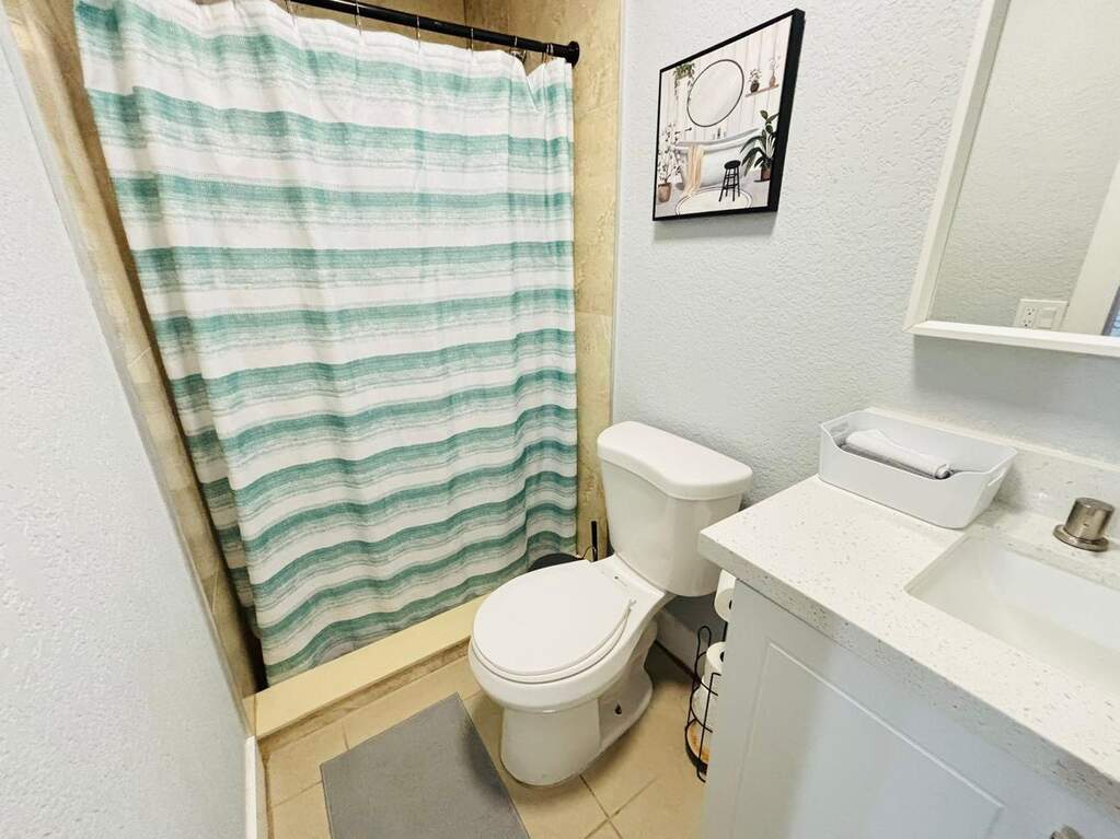 4 Bedroom Single Family Home/House's Image 3