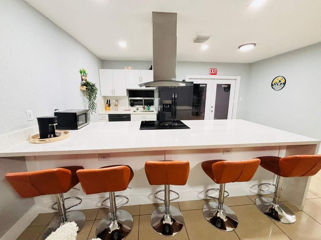 4 Bedroom Single Family Home/House's Image 6