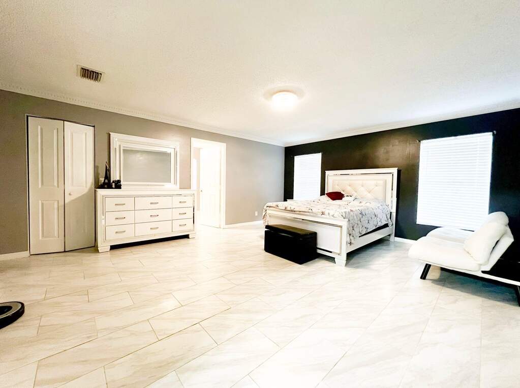 4 Bedroom Single Family Home/House's Image 13
