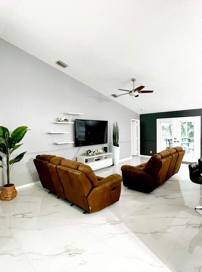 4 Bedroom Single Family Home/House's Image 3