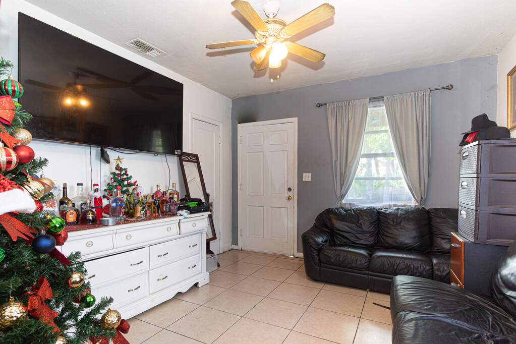 4 Bedroom Single Family Home/House's Image 15