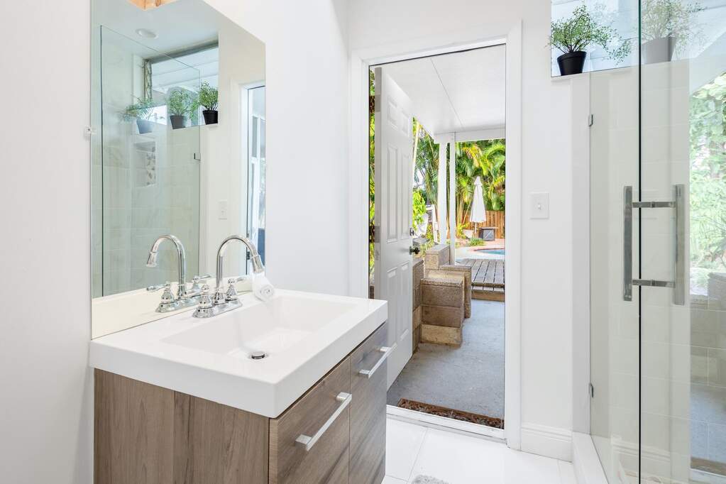 Cabana Bath 2