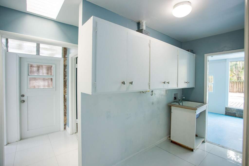 6 Bedroom Single Family Home/House's Image 44