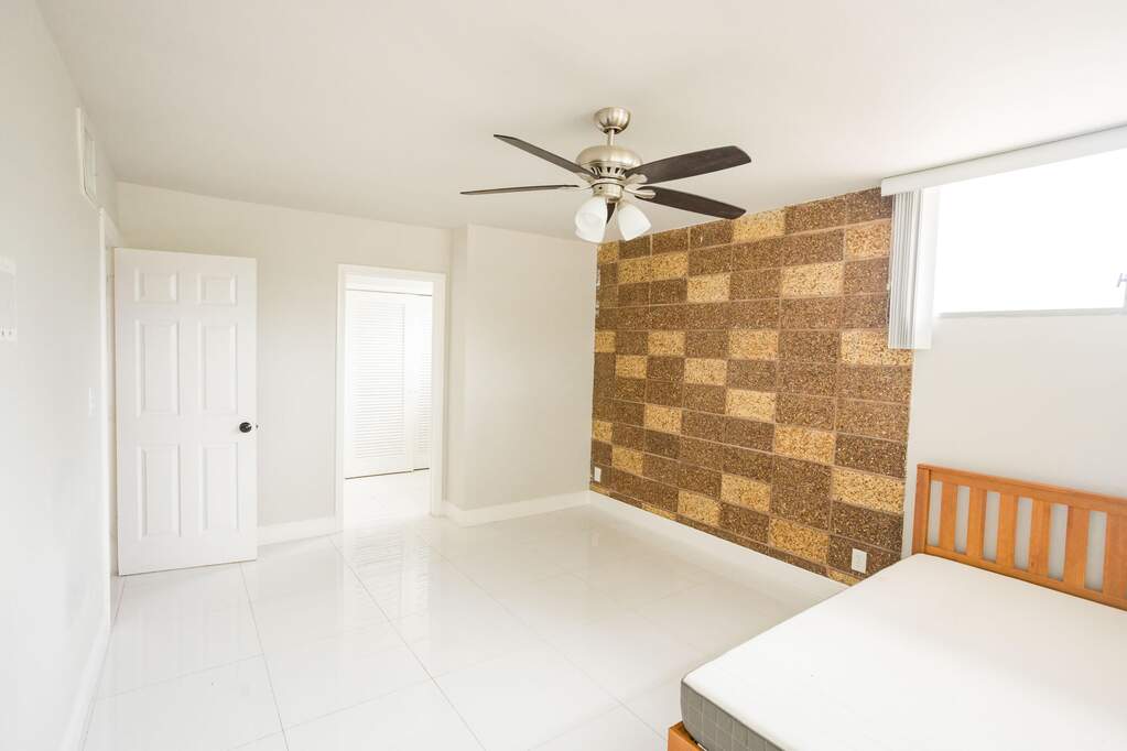 6 Bedroom Single Family Home/House's Image 48
