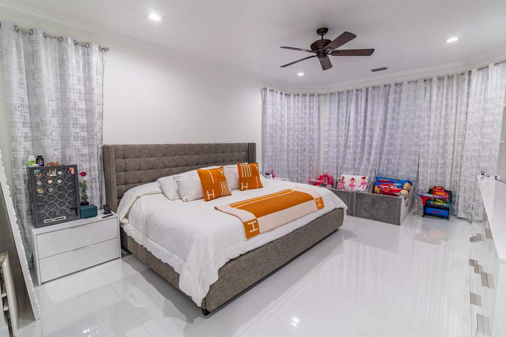 5 Bedroom Single Family Home/House's Image 26