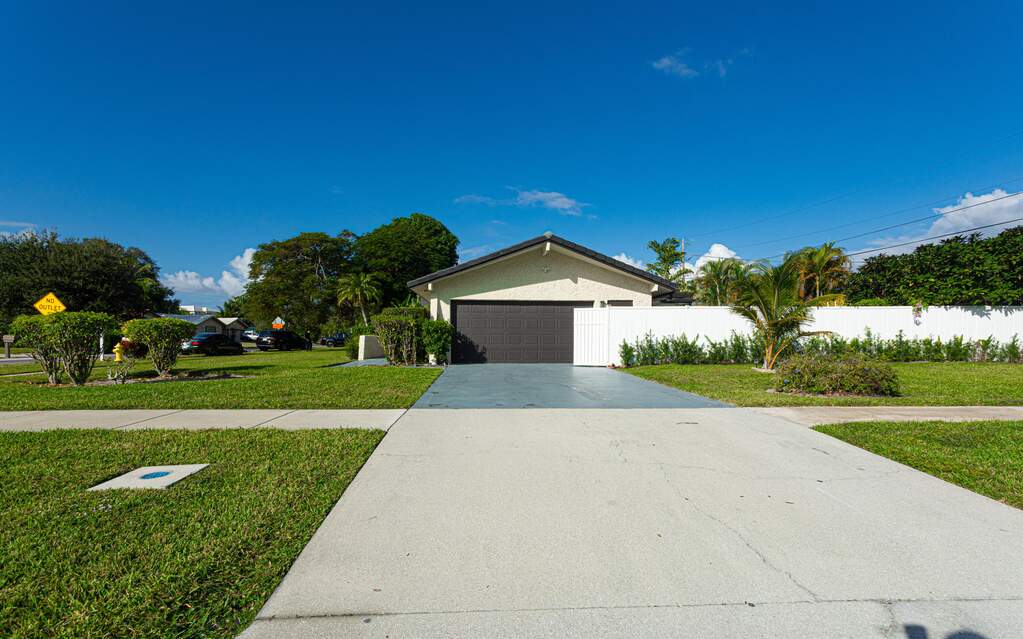 3 Bedroom Single Family Home/House's Image 2