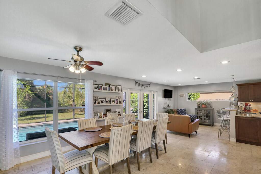 4 Bedroom Single Family Home/House's Image 8