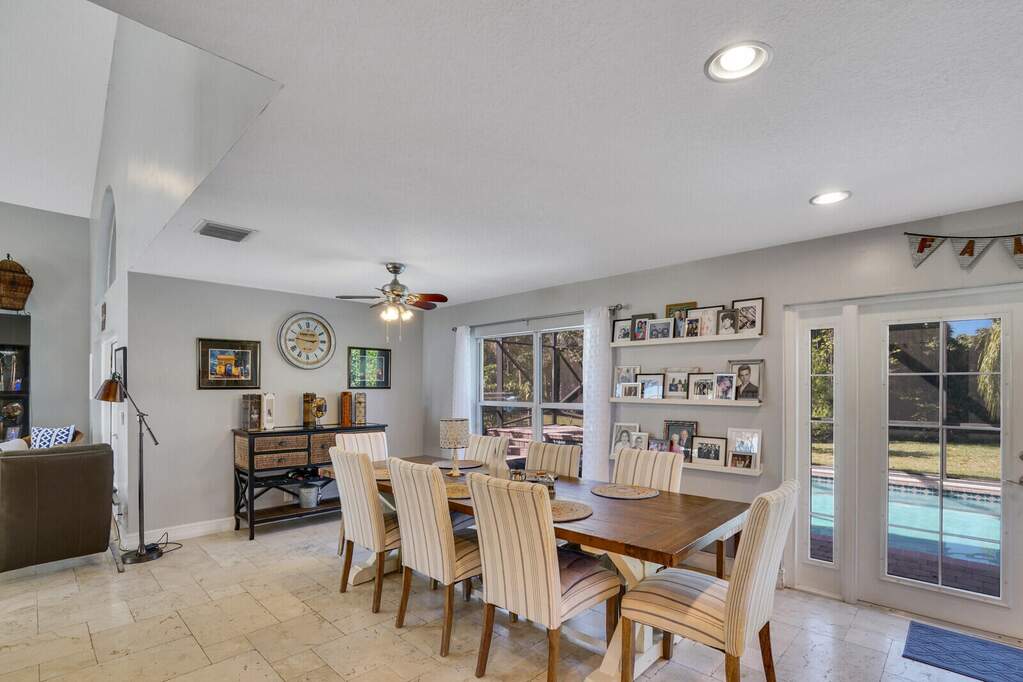 4 Bedroom Single Family Home/House's Image 11