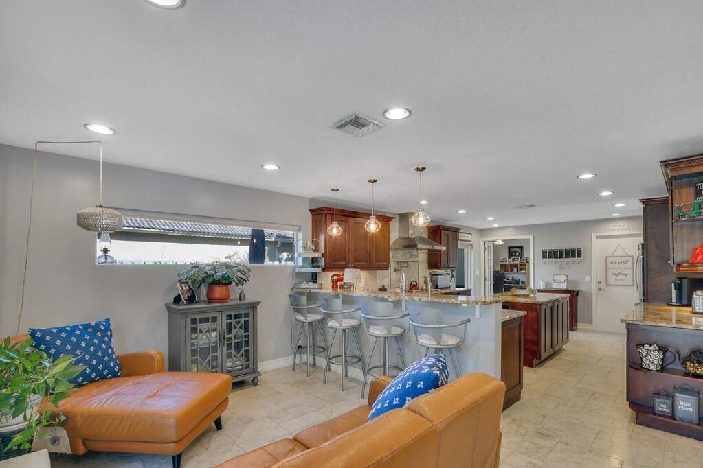 4 Bedroom Single Family Home/House's Image 15