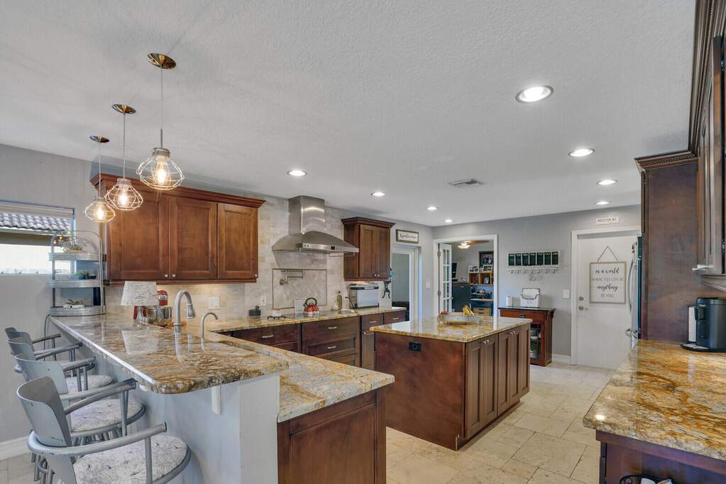 4 Bedroom Single Family Home/House's Image 17