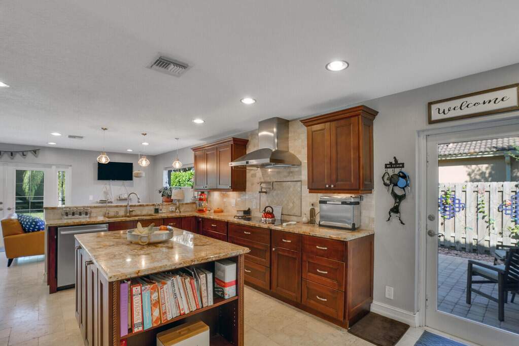 4 Bedroom Single Family Home/House's Image 18