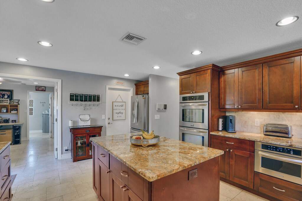 4 Bedroom Single Family Home/House's Image 21