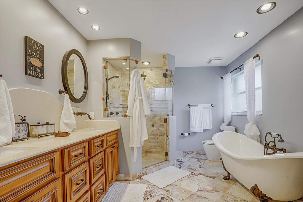 4 Bedroom Single Family Home/House's Image 33