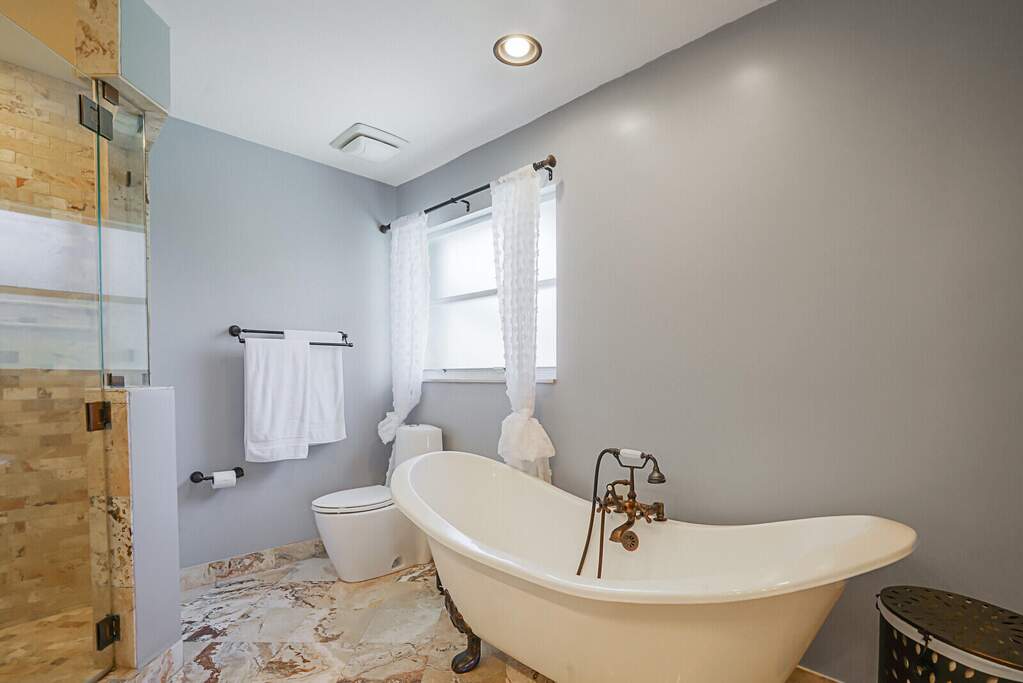 4 Bedroom Single Family Home/House's Image 34