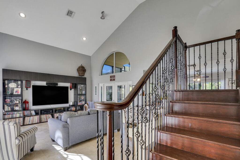 4 Bedroom Single Family Home/House's Image 6