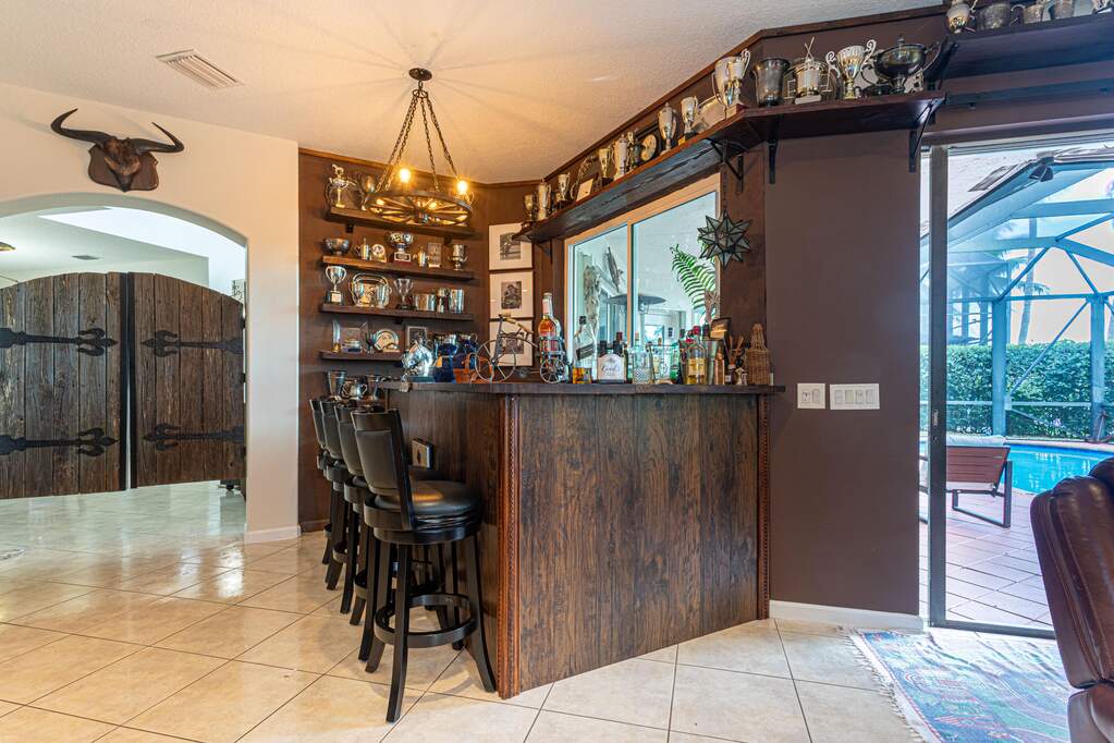 5 Bedroom Single Family Home/House's Image 14
