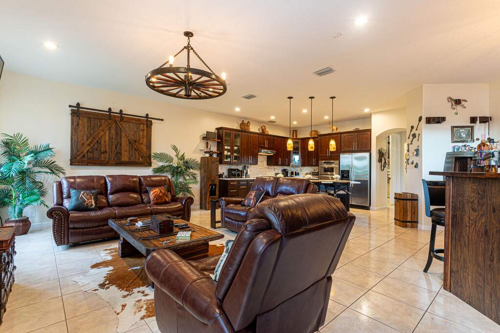5 Bedroom Single Family Home/House's Image 15