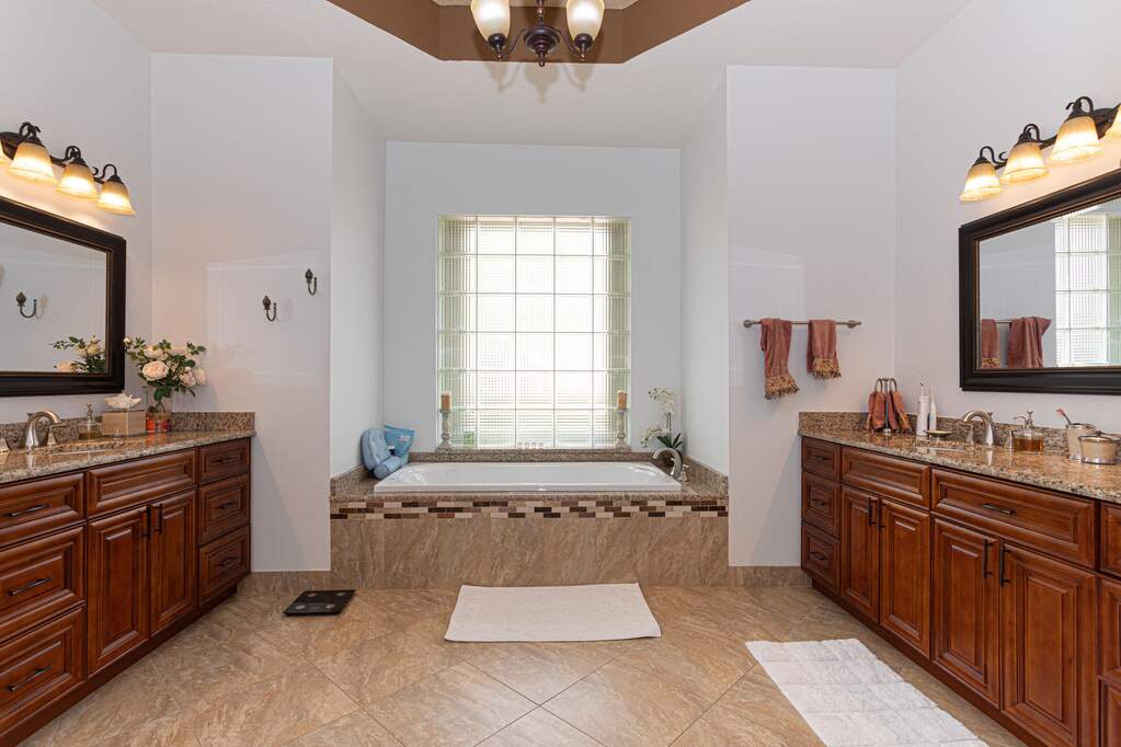 5 Bedroom Single Family Home/House's Image 21