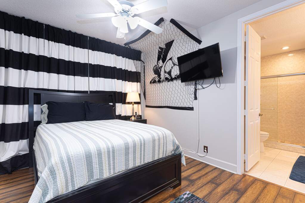 5 Bedroom Single Family Home/House's Image 29