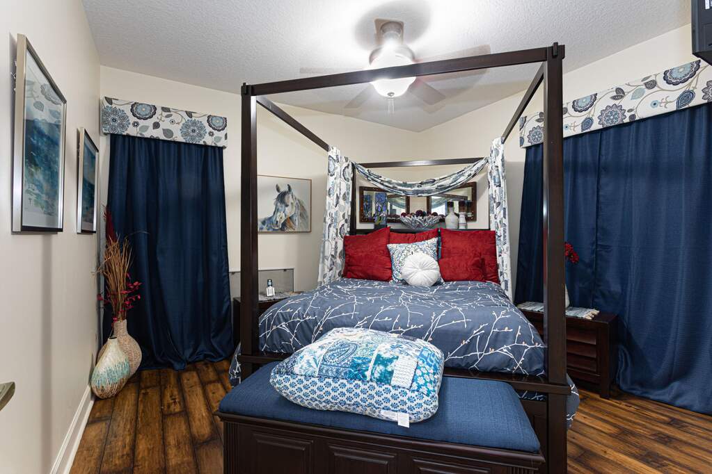5 Bedroom Single Family Home/House's Image 33