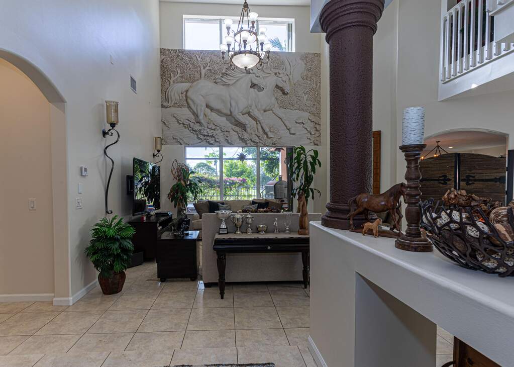 5 Bedroom Single Family Home/House's Image 4