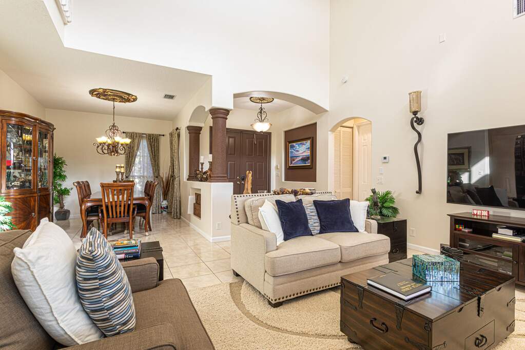 5 Bedroom Single Family Home/House's Image 6