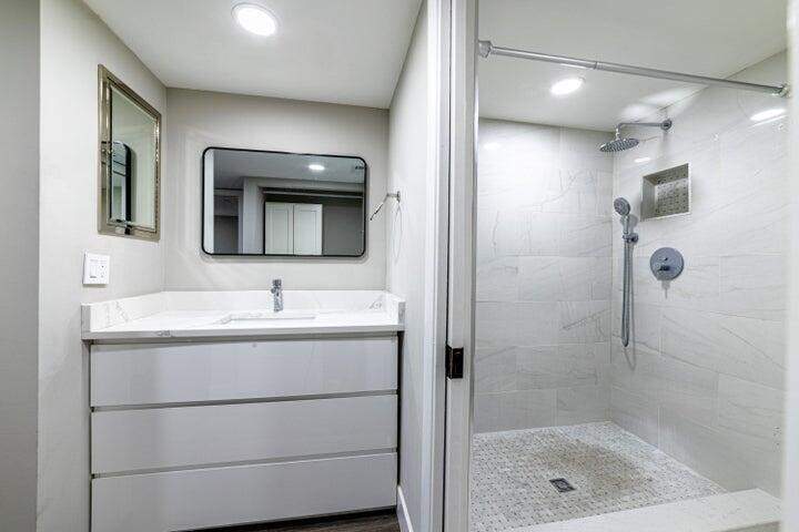 3 Bedroom Single Family Home/House's Image 14